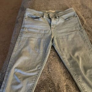 Levi”s 311 shaping skinny Capri